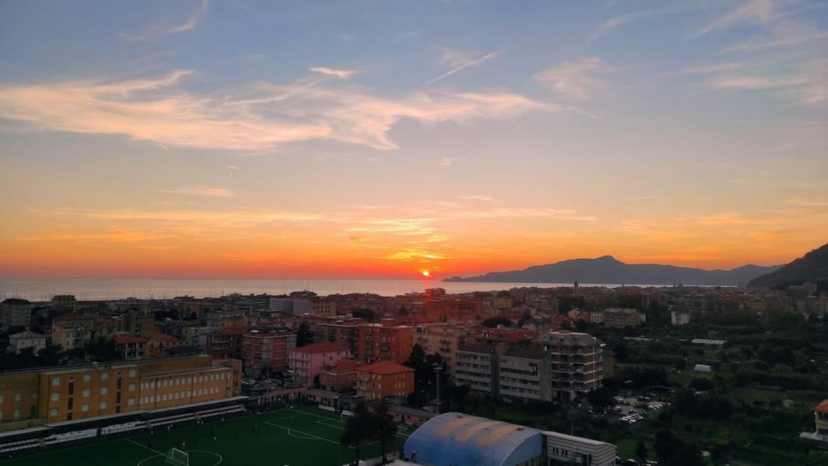 Super Vista Al Grattacielo Di Lavagna Daire Dış mekan fotoğraf