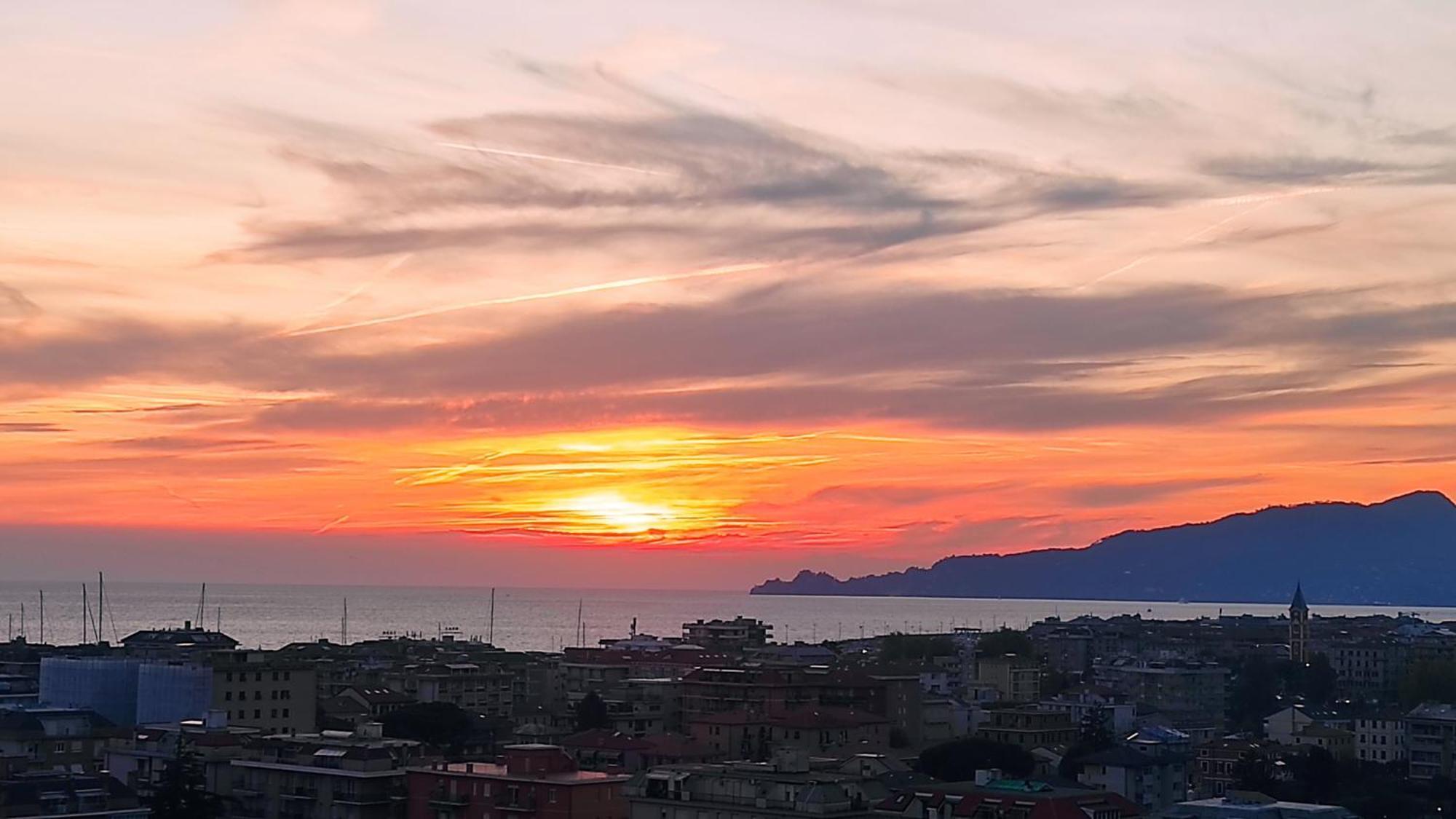 Super Vista Al Grattacielo Di Lavagna Daire Dış mekan fotoğraf